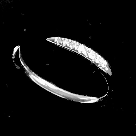 $1015 Size 4.5 WWAKE White Gold & Diamond Open Slice Ring - Picture 4 of 13